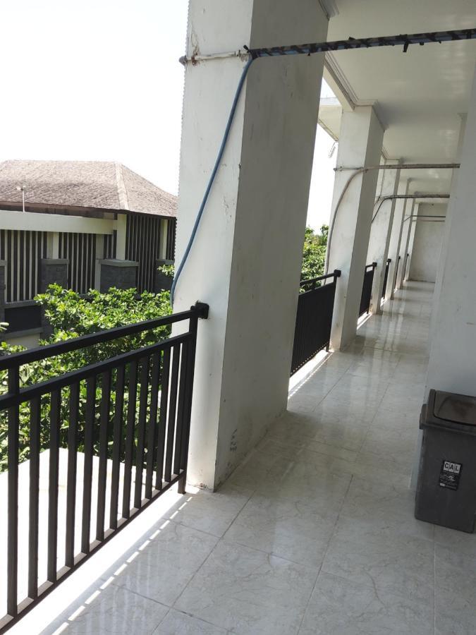 Ketapang Guesthouse Echo Beach Canggu Exterior photo